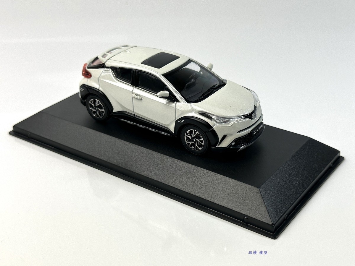 Modellino Auto In Metallo Pressofuso 1:43 – GAC Toyota C-HR Multicolor, Collezione Per Appassionati Di Motori (Rosso)