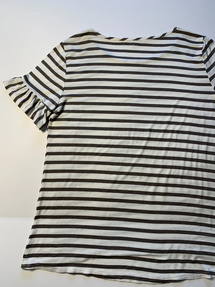 Top de mujer sobre verde rayas blancas y marrones manga fluida con volantes mediana M Foto 3 de 4