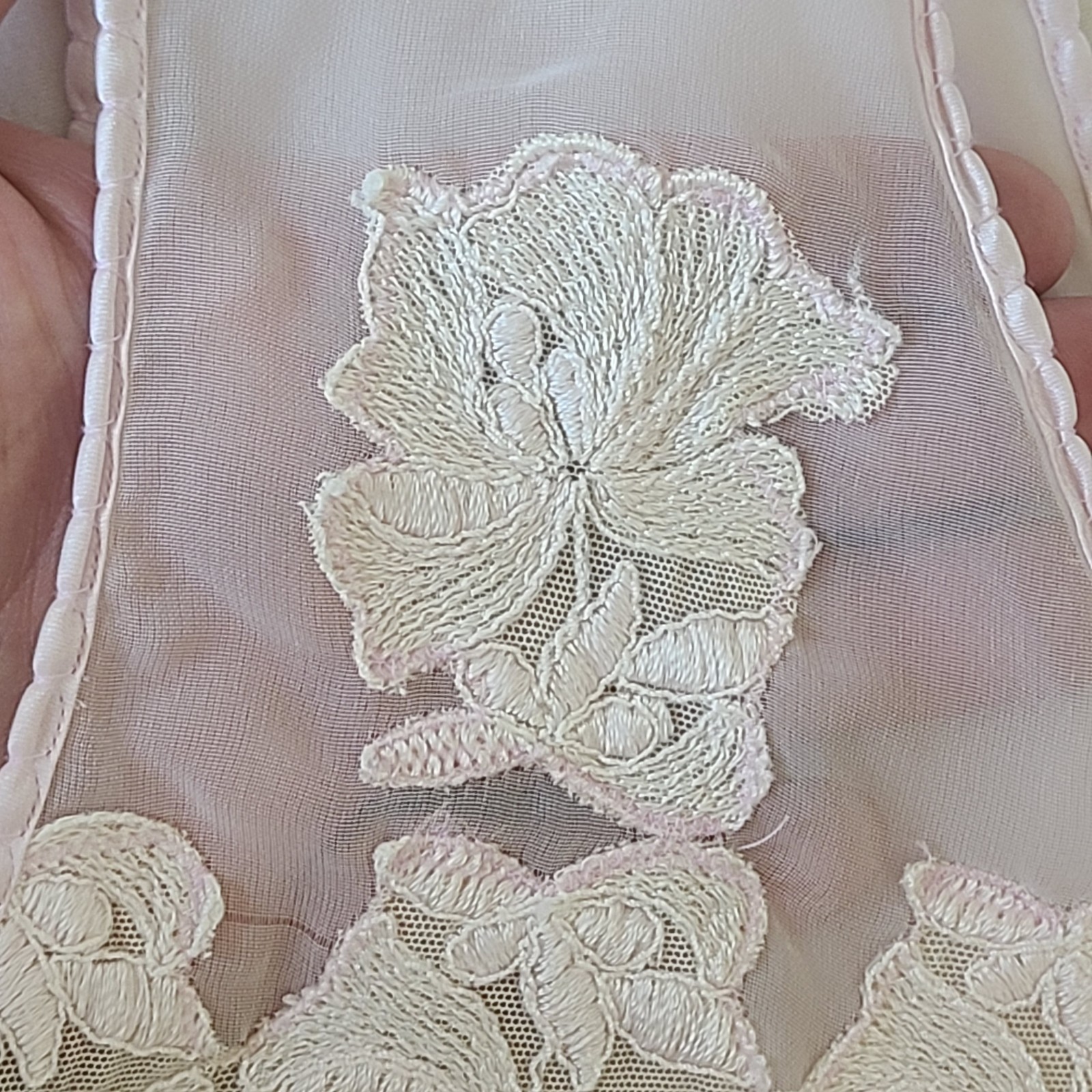 Vintage INTIMATE ESSENTIALS Polyester Floral Lace… - image 9