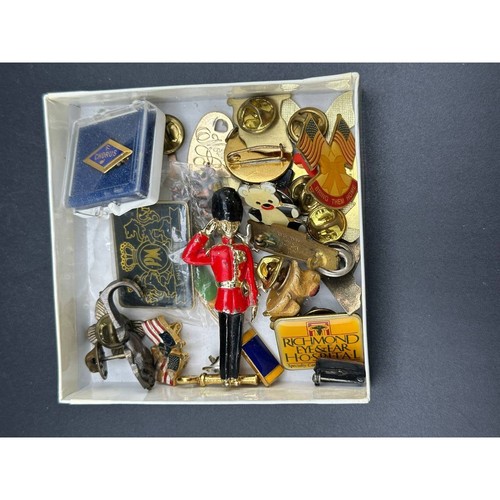 Vintage Lapel Pin & Brooch Lot British Guard Reindeer Flag Volunteer - 056(77)