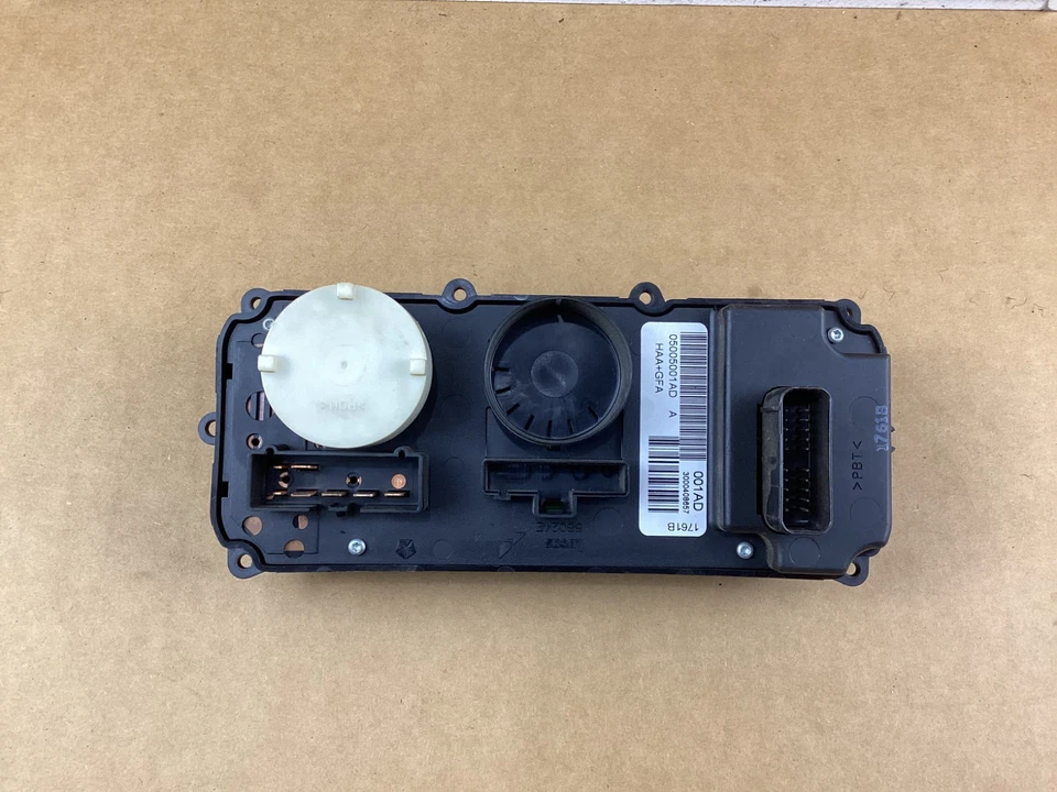 2001 - 2002 道奇 Caravan Hvac 空调温度气候控制单元 原始设备制造商 — 第 3/4 张图片