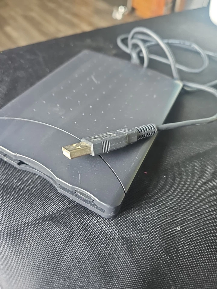 Dell External USB Floppy Drive Module UF0002 3.5" Portable Floppy Disk Drive - Image 4 of 4