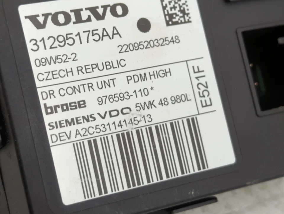 2011 Volvo C30 Sunroof Motor Oem E9418 - Image 3 of 4