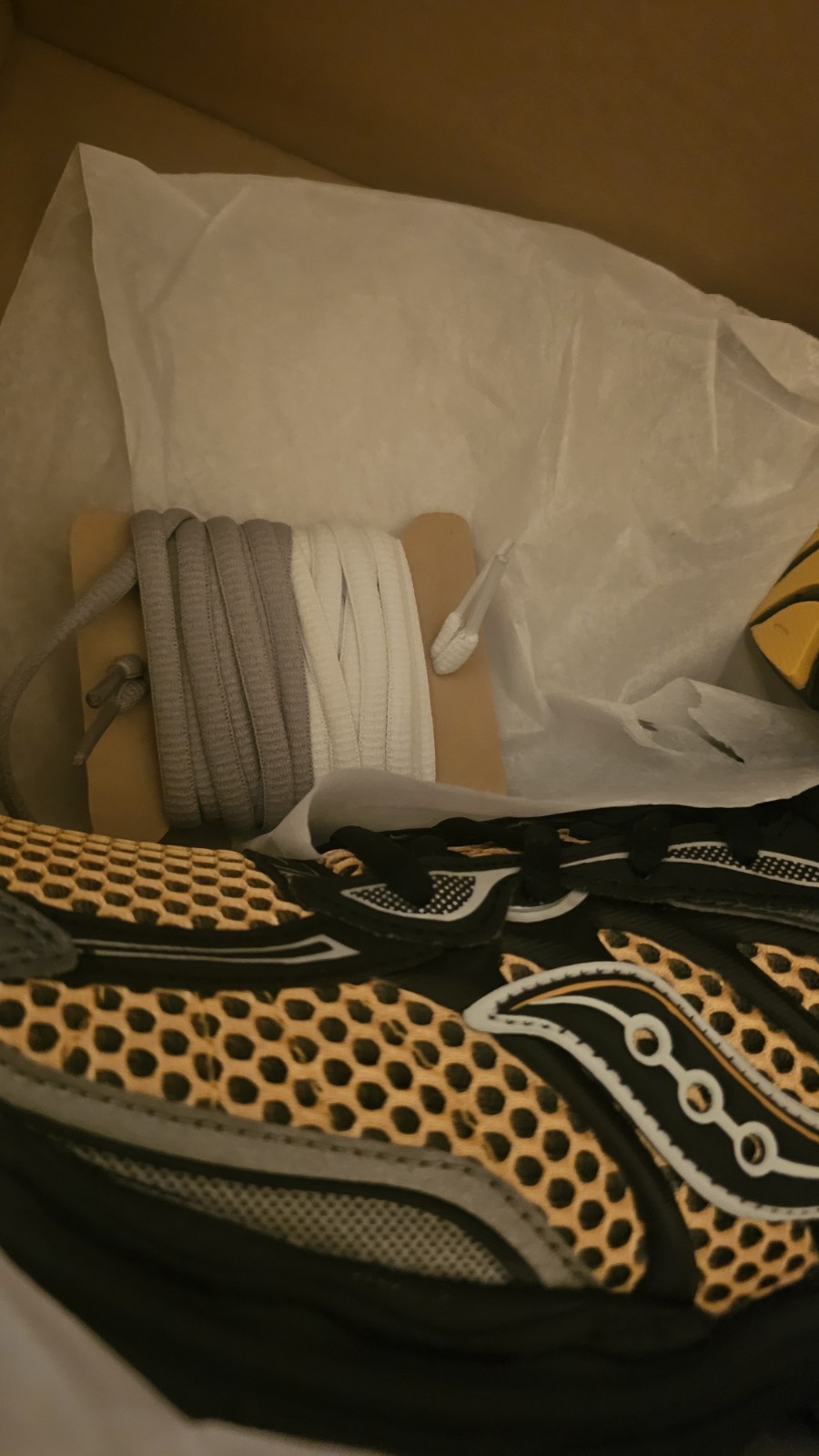 Saucony Progrid Omni 9 Gold/Carbon  Black & Yellow Sz 10.5⁰ Mens Shoes *NEW*  thumbnail 4