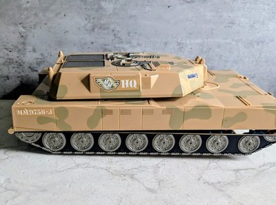 Hasbro 2001 Micro Machines Transforming Tank HQ Spielset 