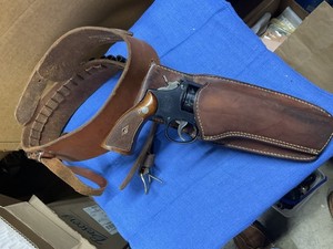 Western Belt And Holster For 6-6 1/2  Medium Frame Revolvers.  Belt 32-34.