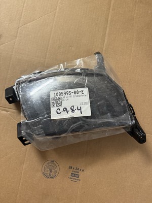 NEW OEM 12 - 15 Tesla Model S Front Left Driver Side Fog Light Lamp 1005995-00-E