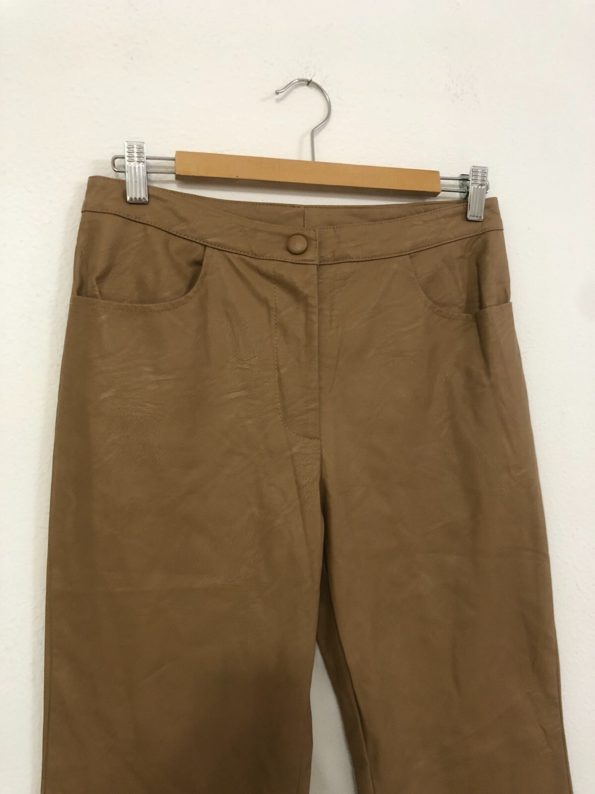 VICOLO beige hazelnut faux leather trousers size M image 4