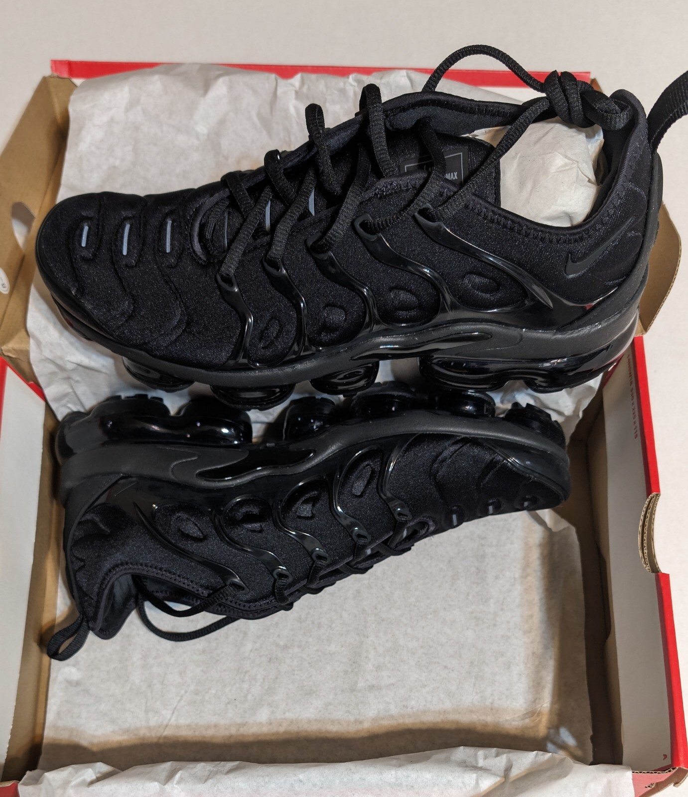 air max vapormax plus triple black