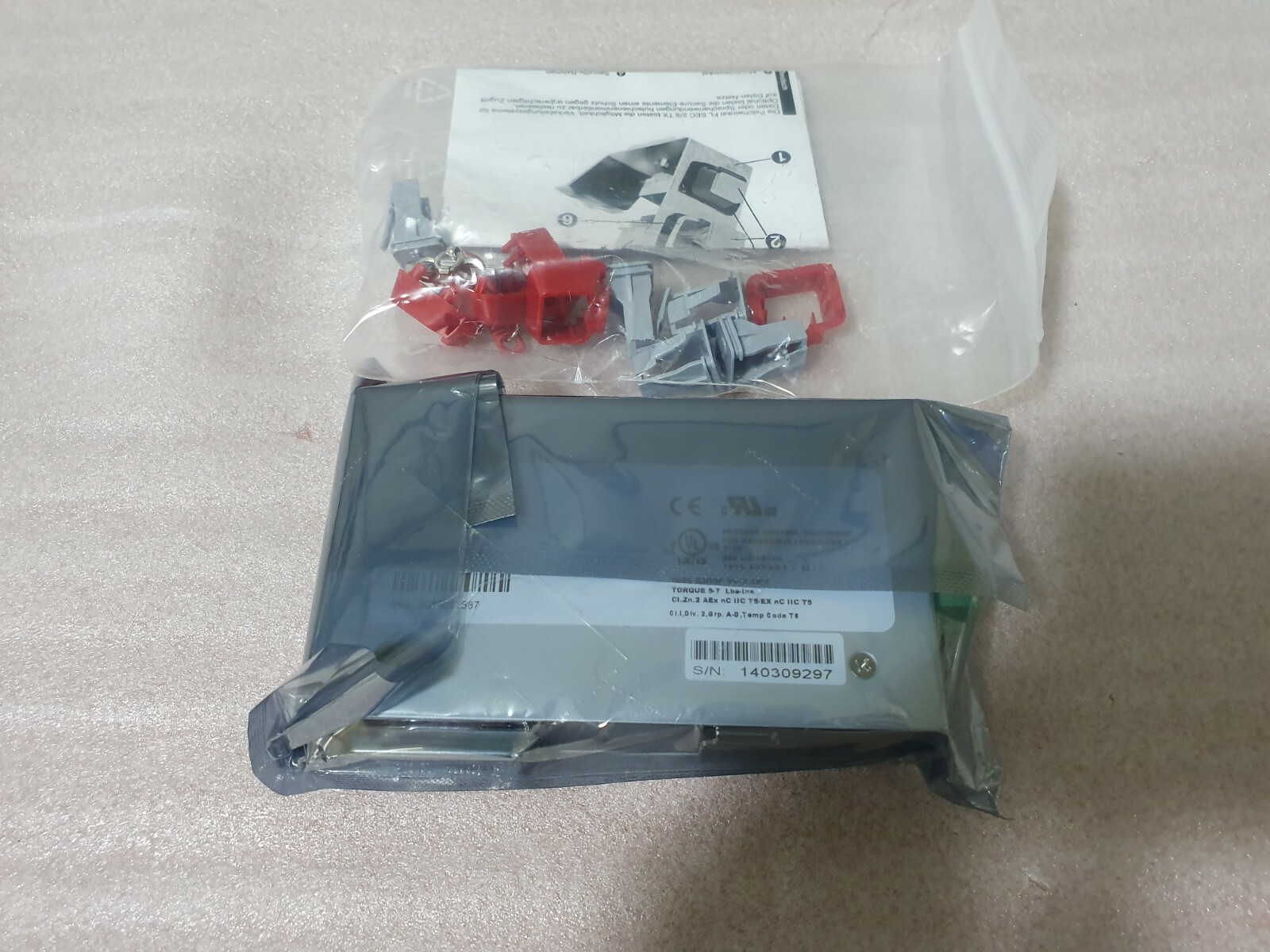 New PHOENIX CONTACT HUB,ETHERNET SWITCH,5TP RJ45 PORT (2981152) 27-339944-00