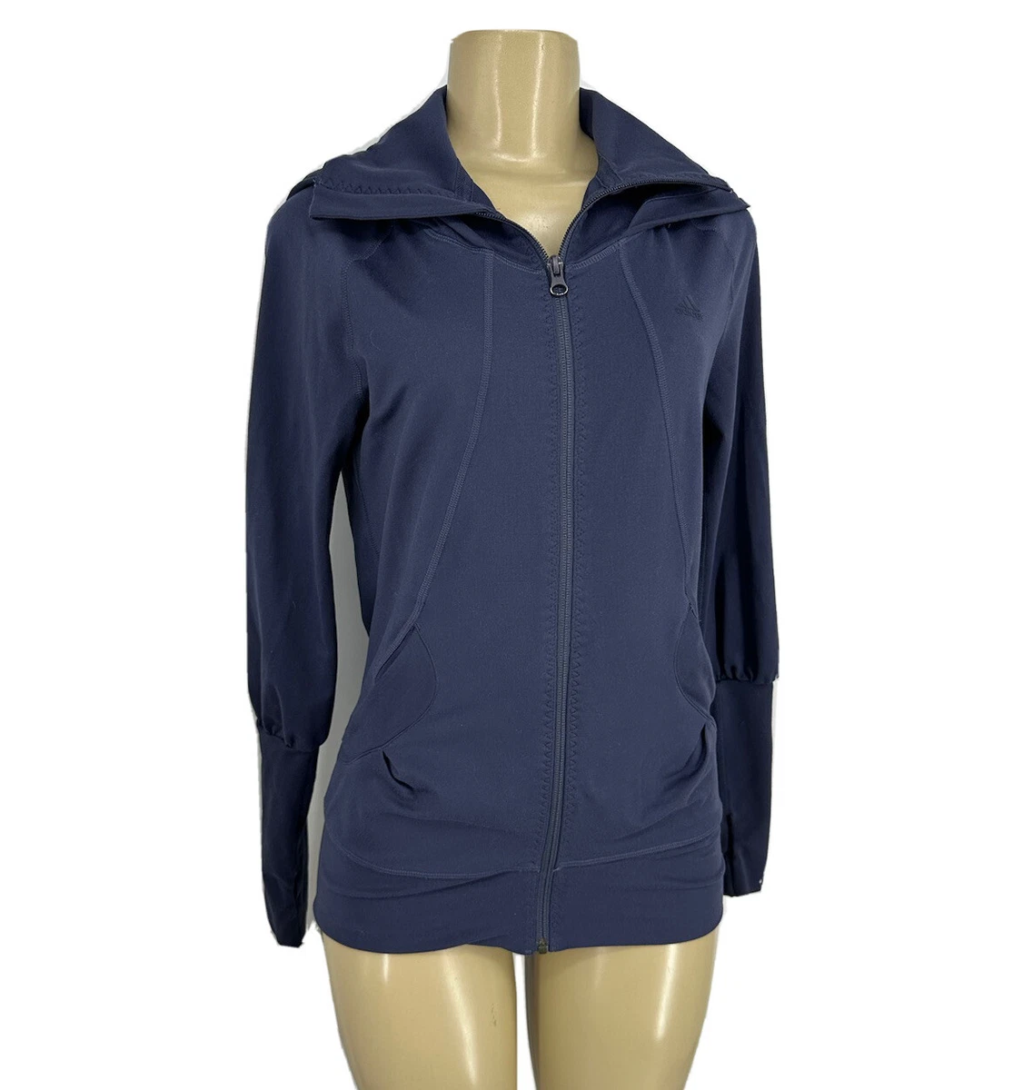Jacket with thumb clearance holes womens