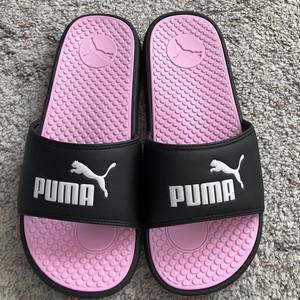 puma sandals size 10
