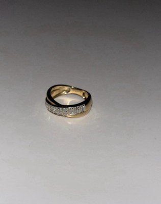 14-carat yellow gold ring with 18 diamonds 0.8