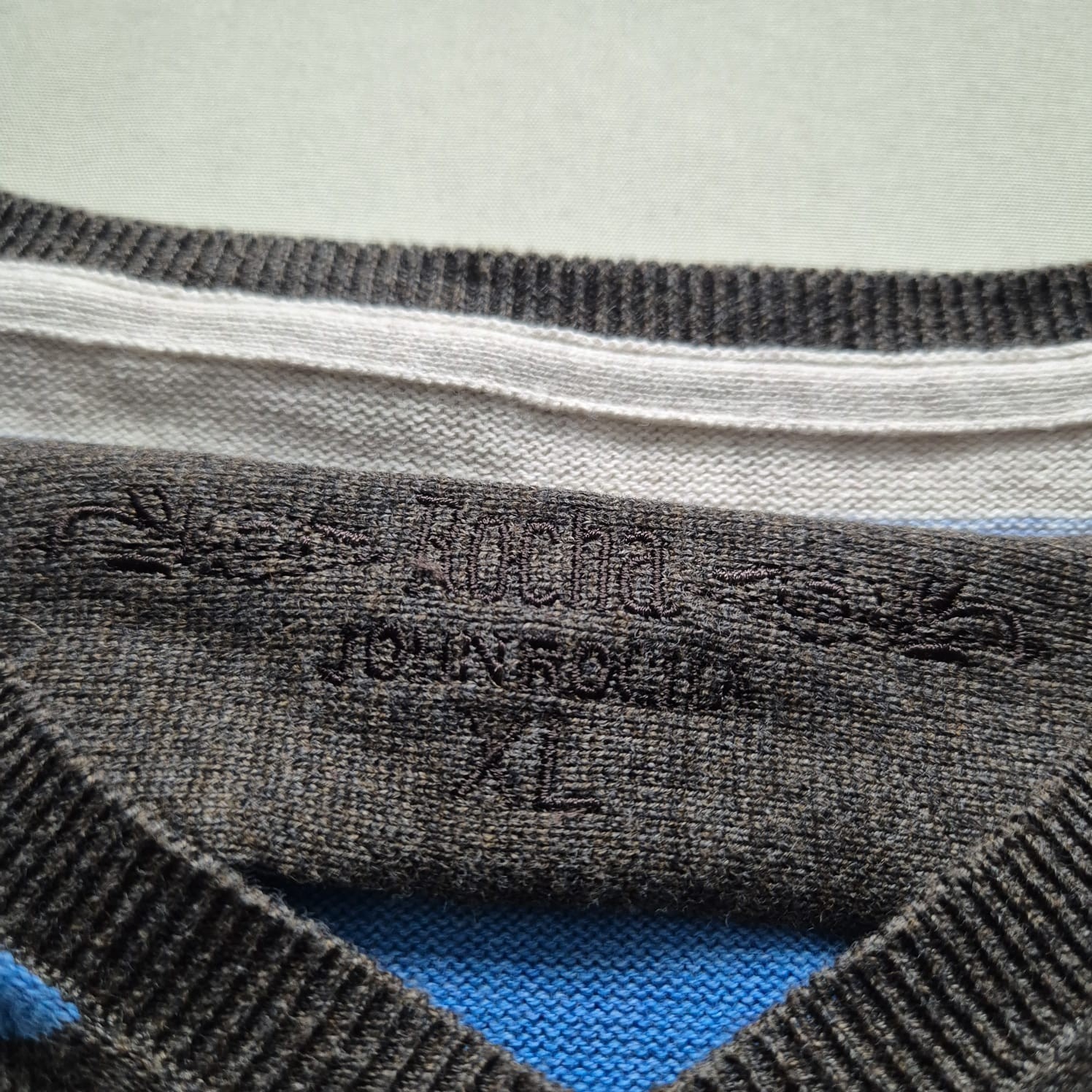 RJR John Rocha Men’s Jumper XL Blue Grey Striped V-Neck 100percent Cotton VGC image 9