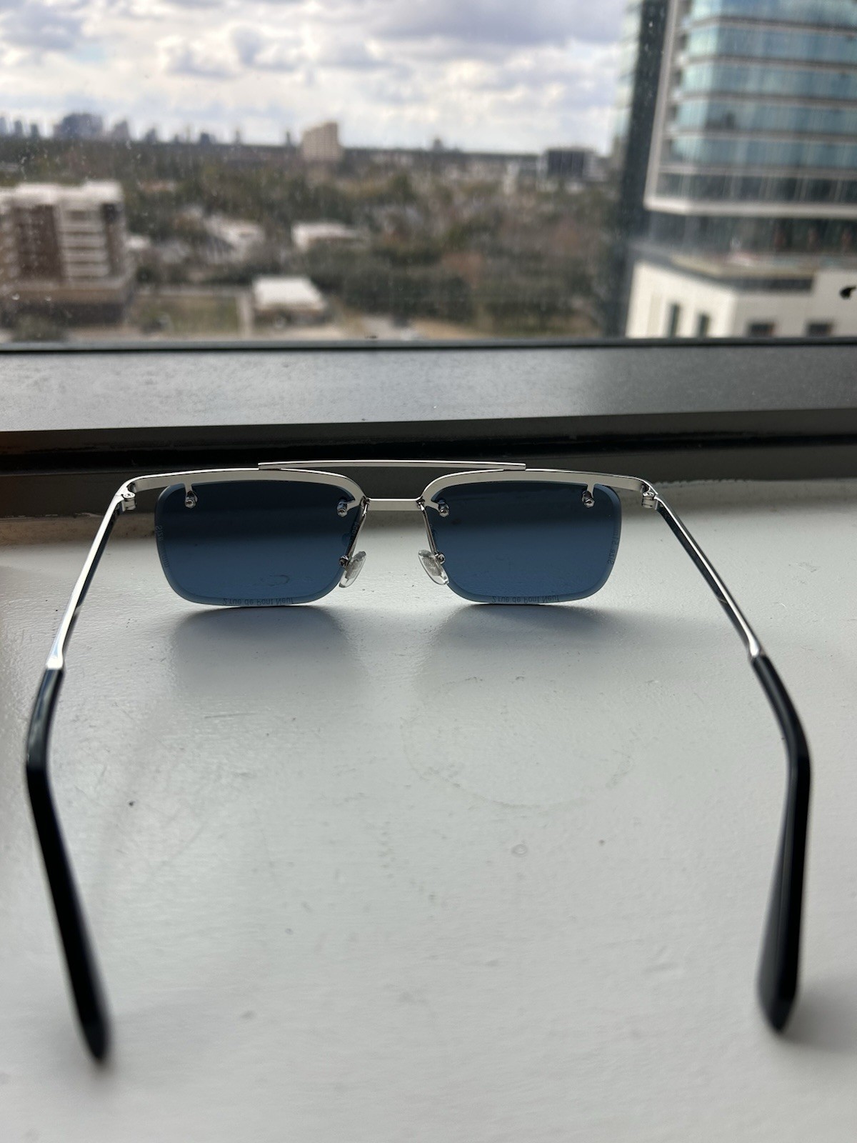 LV Super Vision Light Large Square Sunglasses - image 4