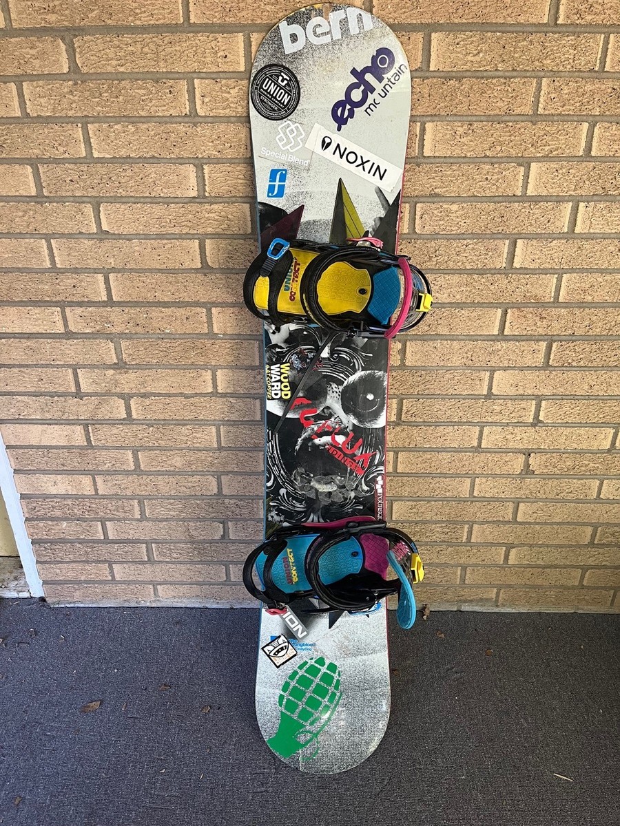 Forum Youngblood Chillydog 148CM Snowboard W/ Union Control