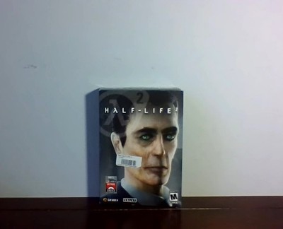 Half-Life 2 PC Small Box 5 Disc RARE Box/Nice Condition W/Ref. Card and Insert