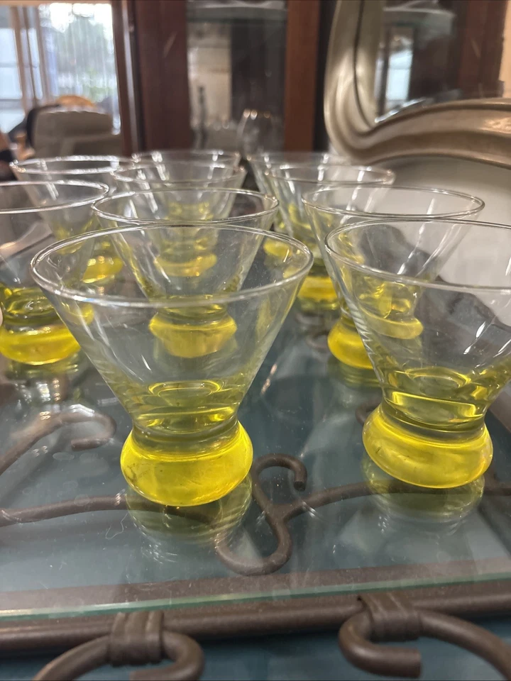 Juego de 10 vasos Martini base amarilla limón atómica MCM de colección Foto 4 de 4