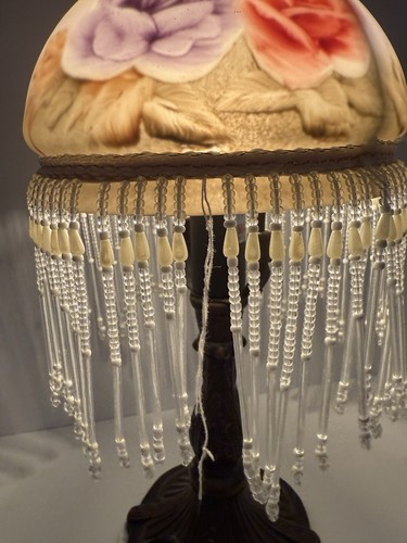 Vtg Butterfly & Rose Glass Dome Beaded Fringe Shade Metal Desk Lamp Night Light - Picture 7 of 10
