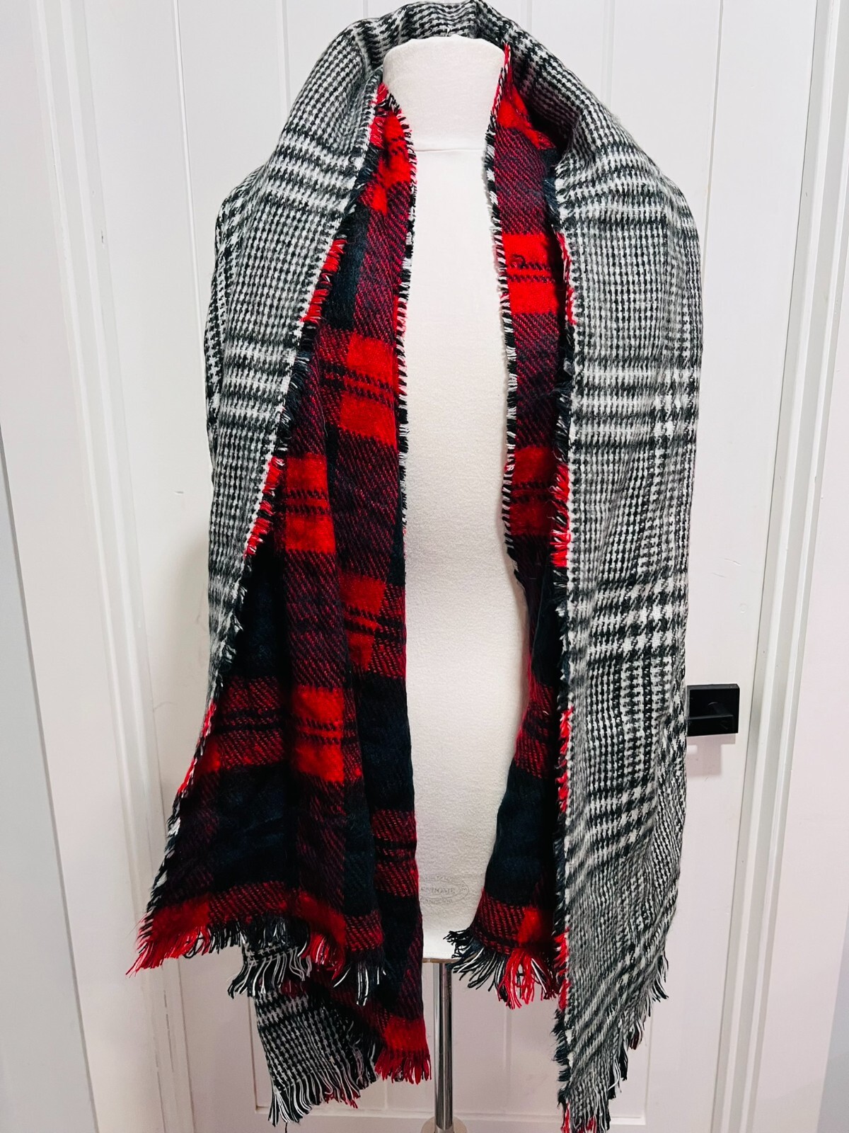 Reversible Plaid Checkered Pattern Scarf Shawl Wr… - image 1