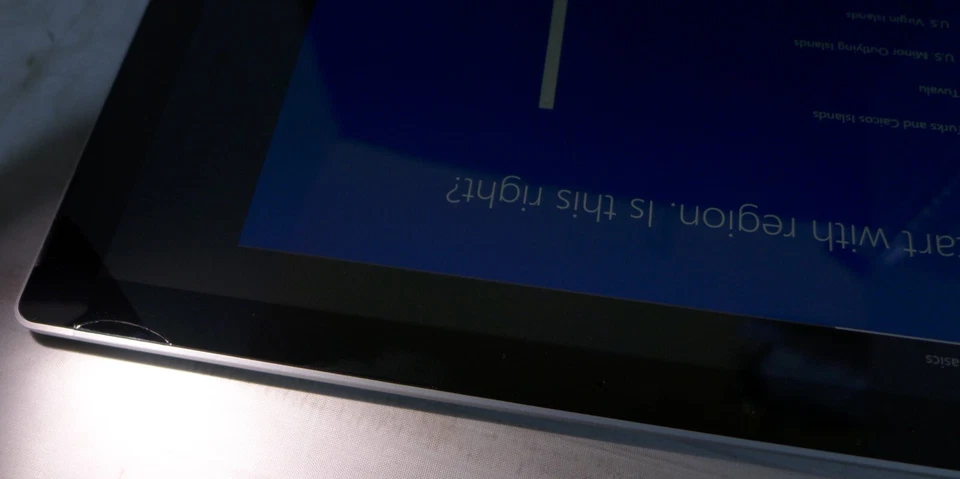 Microsoft Surface Pro 7, 12.3", Platinum, (256GB SSD, i7, 16GB)- minor crack - Image 3 of 4