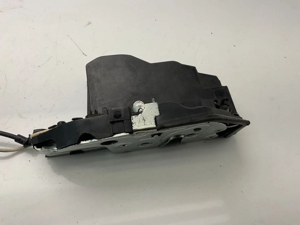 Actuador de pestillo de cerradura de puerta trasera derecha BMW 528i 535i 550i F10 2011-2013 7229460 OEM Foto 3 de 4
