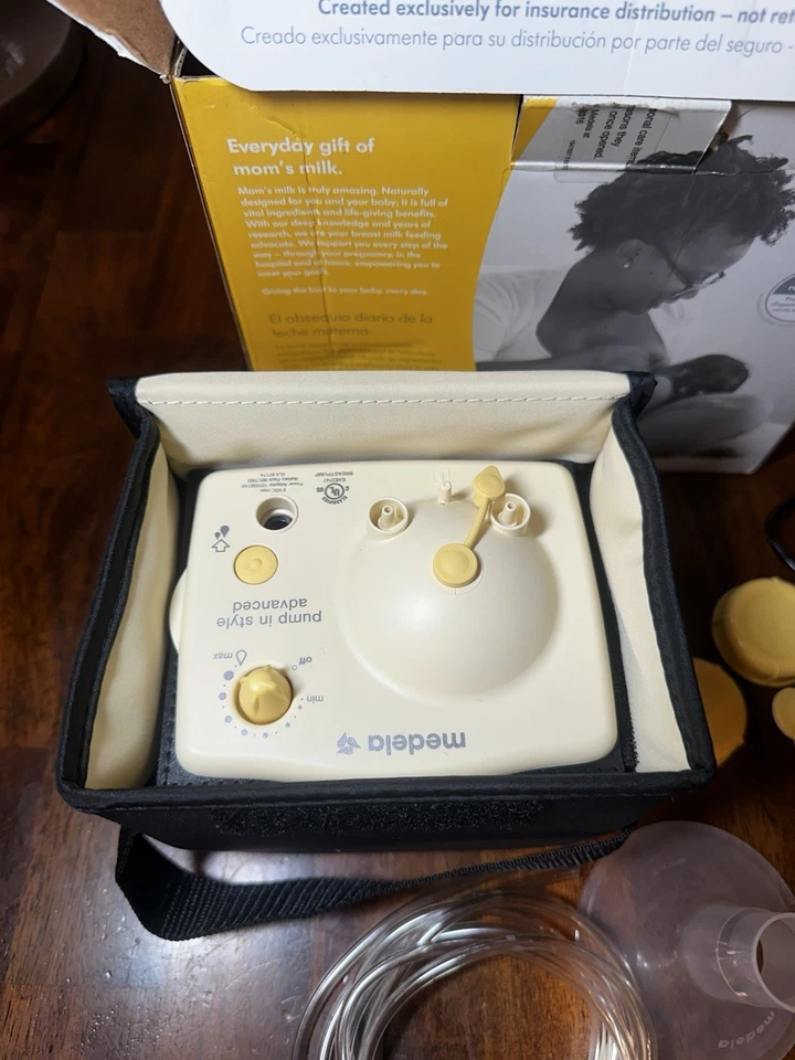 NUEVO Extractor de leche Medela de caja abierta con estilo extractor de leche avanzado con accesorios Foto 3 de 4