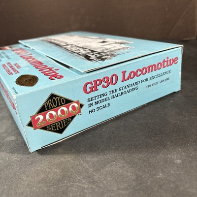 PROTO 2000 HO SCALE LOCOMOTIVE GP30 ASSEMBLED WORKING LN 21525 L&N 1000 DCC