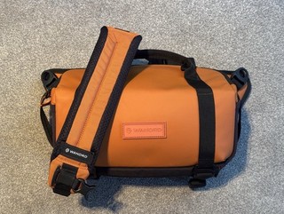 Wandrd Rogue V2 6l Sling Camera Bag Sedona Orange with Strap & Shoulder Strap