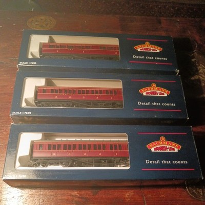 Bachmann 34-252D Spurweite OO LMS 57ft Korridor Verbundwagen weinrot verpackt