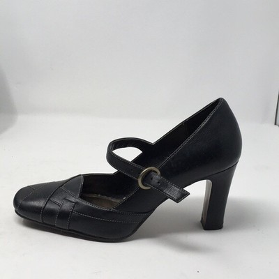 naturalizer black heels