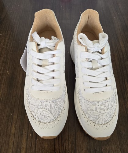 Jellypop Size 7.5 Women's Watson Sneakers White