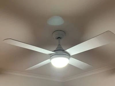 Arlec 120cm 4 Blade White Ceiling Fan With Oyster Light Remote Arlec 120cm 4 Blade White Ceiling Fan With Oyster Light Remote