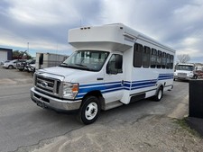 2015 Ford Passenger & Wheelchair Lift Bus 