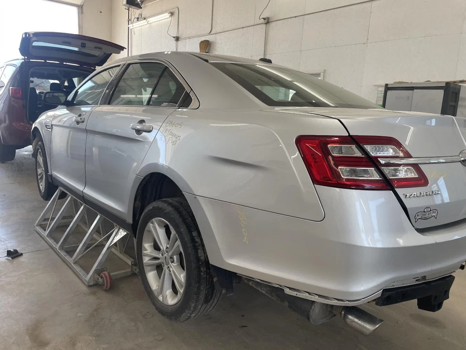 Medidor de velocímetro usado para: Ford Taurus Cluster 2018 MPH ID HG1T-10849-CA grado Foto 3 de 4