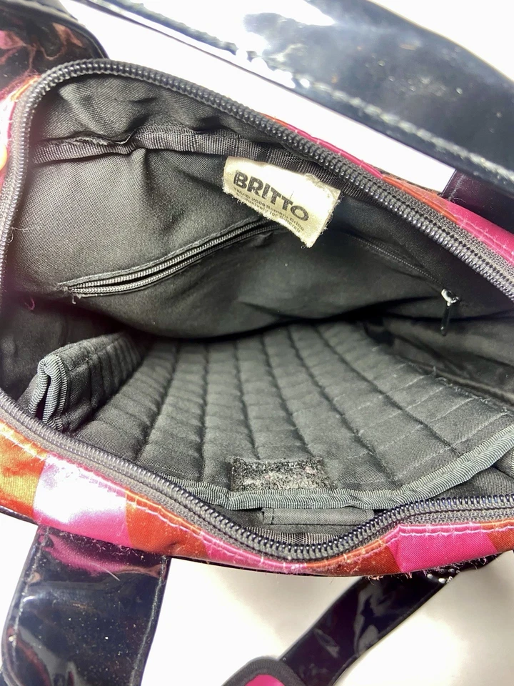 Romero Britto Nuevo Día Satinado Laptop Manga Vertical Bolso Bandolera Corazón Rojo Rosa Foto 3 de 4