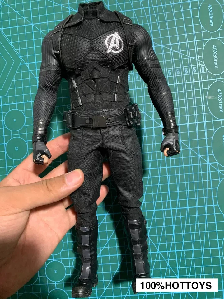 Hottoys HT MMS488 1/6 Black Captain America Action Figure Body Outfit Collection - Image 2 of 4