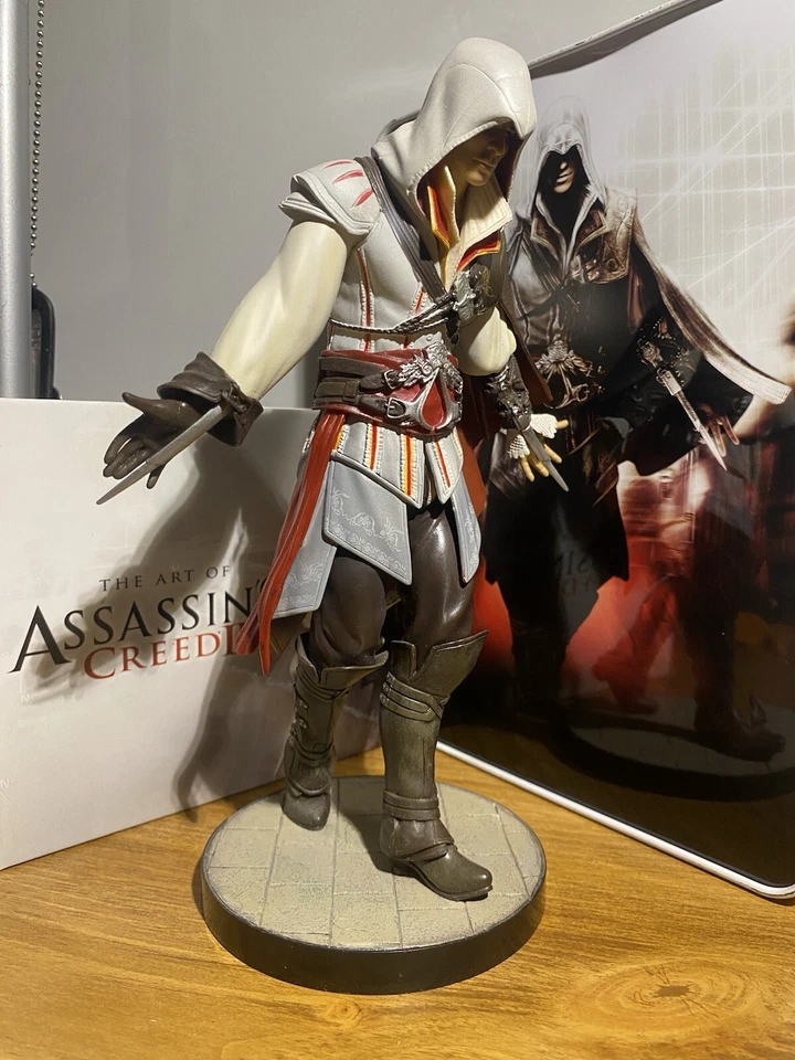 RARE Ezio Assassins Creed Action/Figure Decor 1st edition  - Image 4 of 4