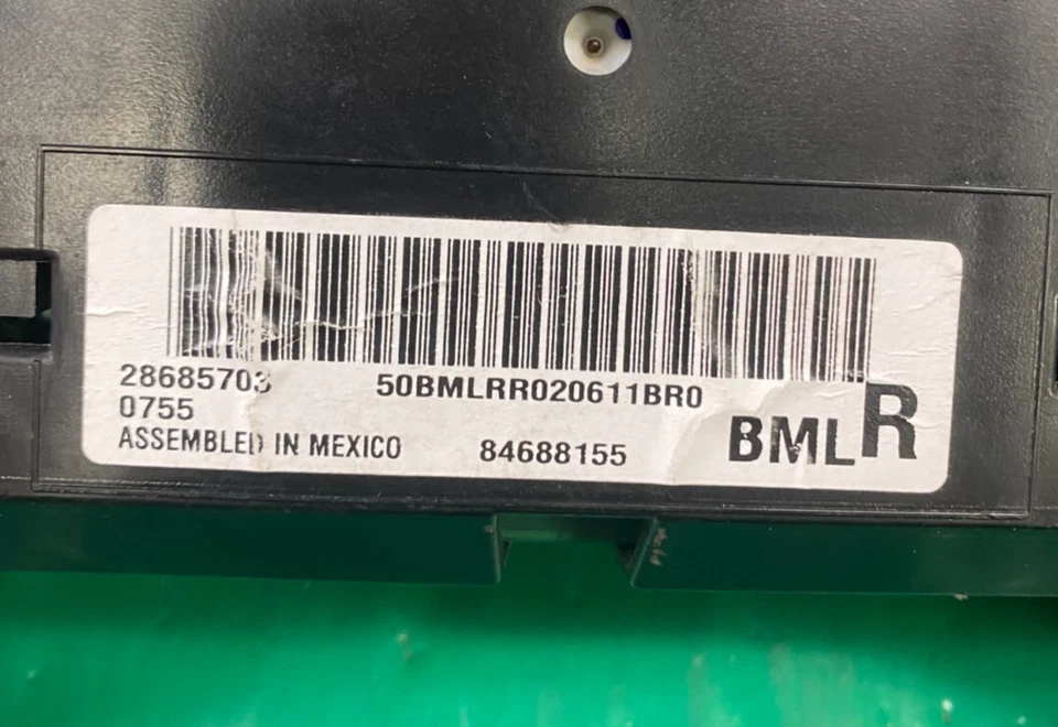 Cuadro de instrumentos velocímetro Chevy Express 2500 2020-2024 8 k millas 28685703 Foto 2 de 3