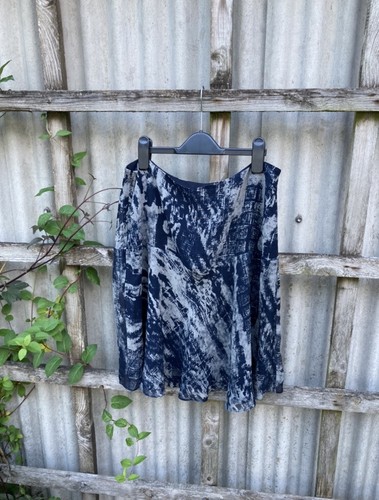 Jigsaw Ladies SILK Skirt Suit 100% Silk Dark Blue Size UK 14,16 Matching Scarf - Picture 3 of 20