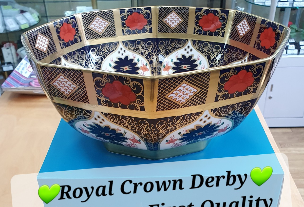 Royal Crown Derby : Old Imari Solid Gold Band 1st Quality