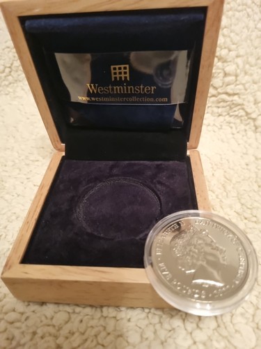 2022 Queen Elizabeth II Platinum Jubilee FIVE POUND £5 Coin. - Picture 11 of 20