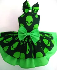 DOG HARNESS DRESS WITH HAIR BOW HALLOWEEN GREEN ALIEN     NEW  FREE SHIPPING