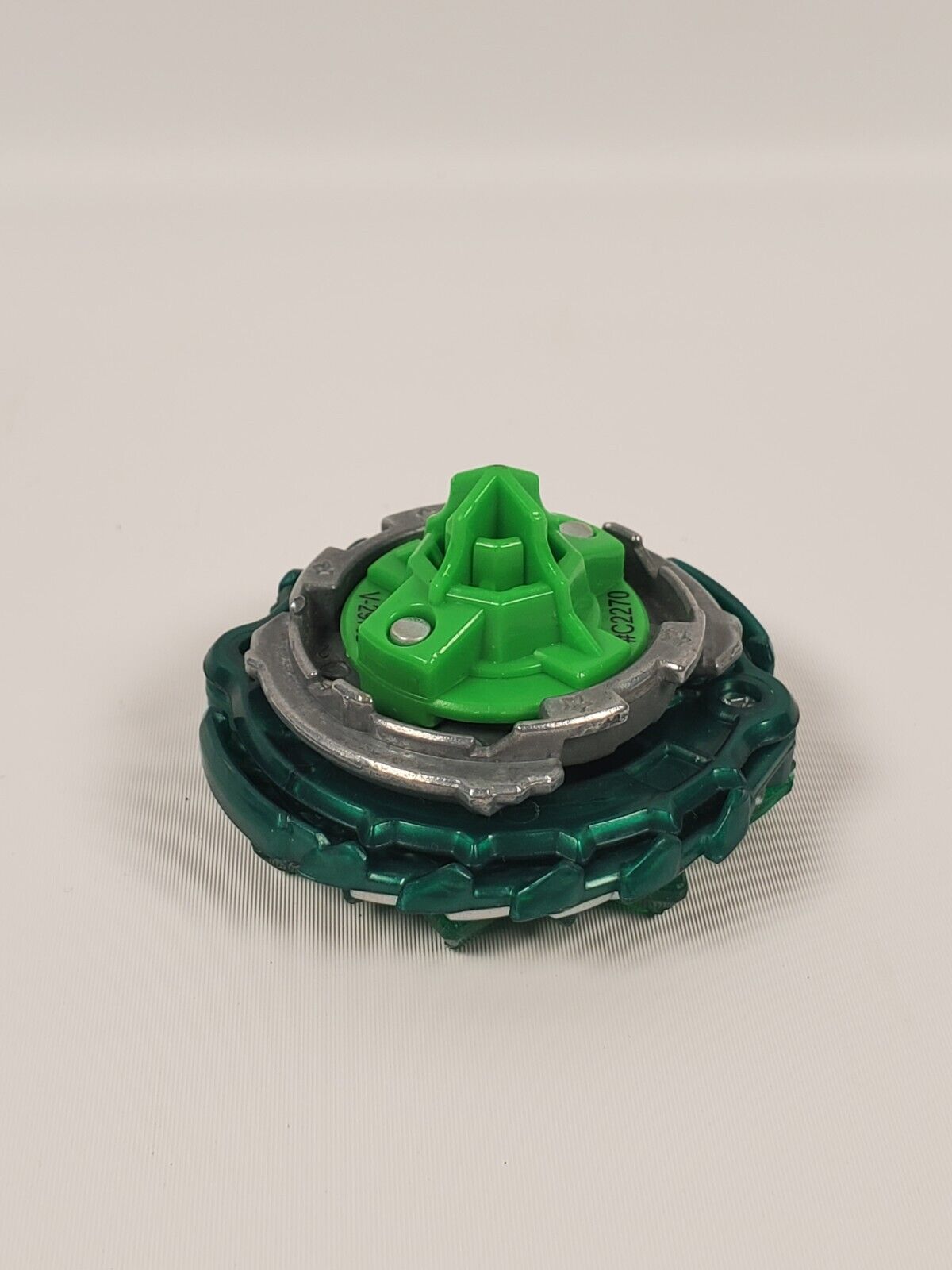 Beyblade  Burst Turbo Hazard Kerbeus com Lançador Rotação Dupla LR