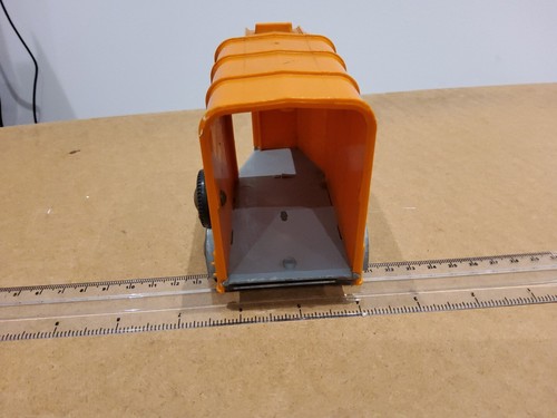 1979 Britains 1:32 FARM 9562 Orange BEAUFORT DOUBLE HORSE BOX Trailer Project - Picture 2 of 5