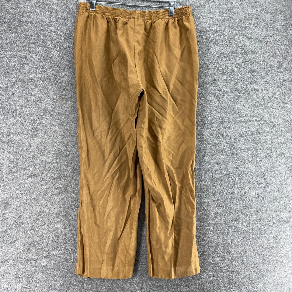 Pantalones chinos Alfred Dunner para mujer 10P Petite marrón tiro alto frente plano Foto 2 de 4