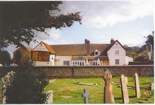 Photo 6x4 The Old Queen's Head, Tylers Green Beacon Hill/SU9093 The Old  c2006