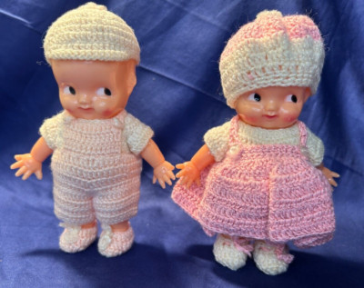 2 Vintage Irwin Kewpie Dolls About 6'' In 3 Piece Knitted Outfits Baby Boy & Girl