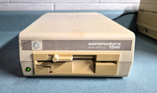Vintage Commodore 1541 single drive floppy disk POWERS ON. FOR PARTS