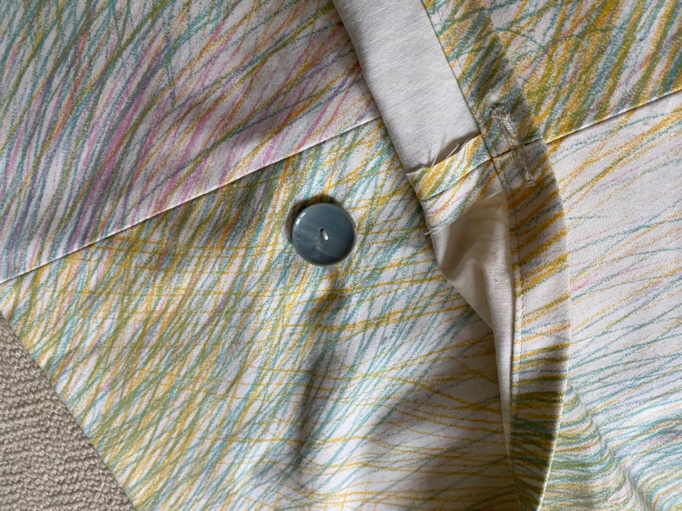 Two handmade MARIMEKKO Finland Lepo fabric cushion/pillow covers 18" square - Image 4 of 4